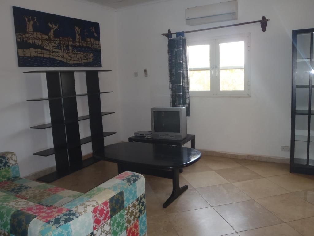 Sanchaba Yellow Apartments Kololi Εξωτερικό φωτογραφία